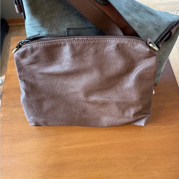 Joy Susan Vegan Leather Tote including Inner Organizer Pouch with 3 Pockets. - Picture 11 of 13